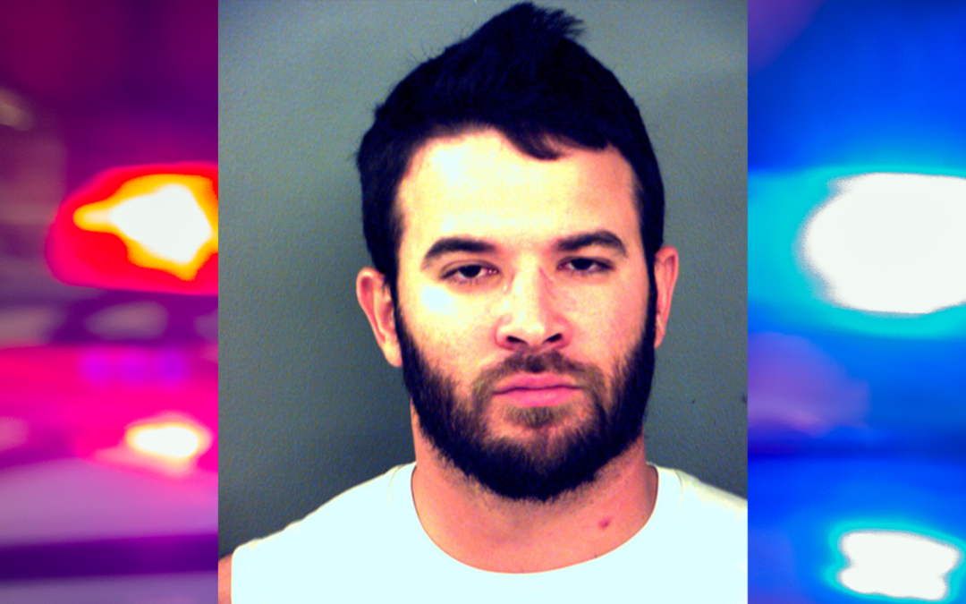 Arresto de Conductor en El Paso por Ignorar Cierre de Calle debido a Tubería Rota