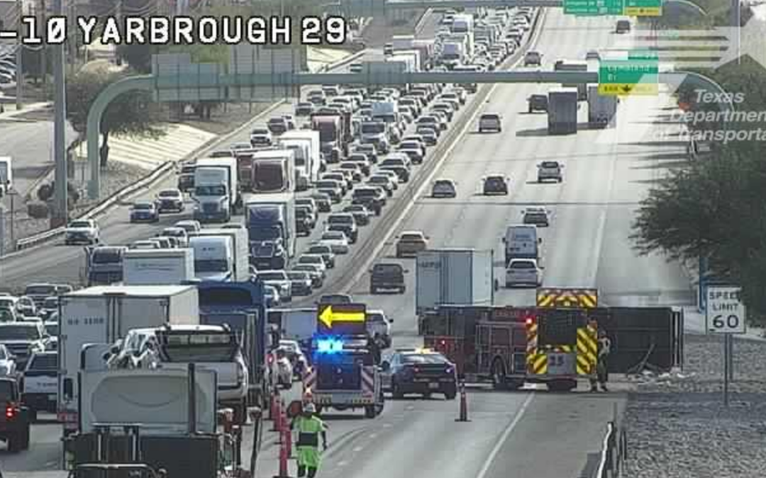 Volcadura de camión en la I-10 este cerca de Yarbrough causa congestión