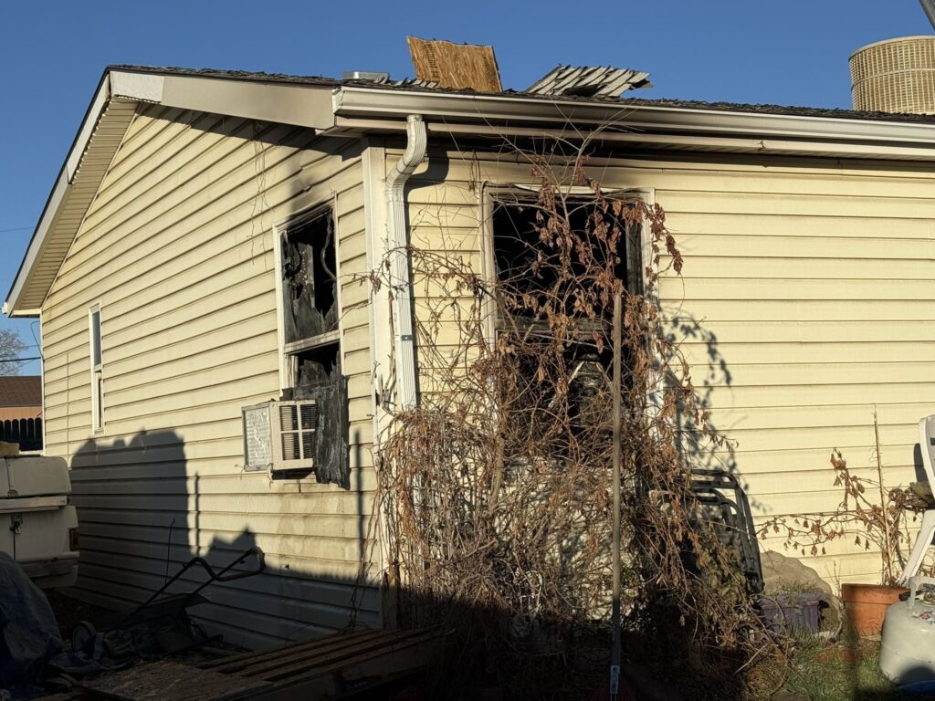 Incendio en Commerce City: Dos Heridos y Cuatro Cachorros Fallecen en Emergencia