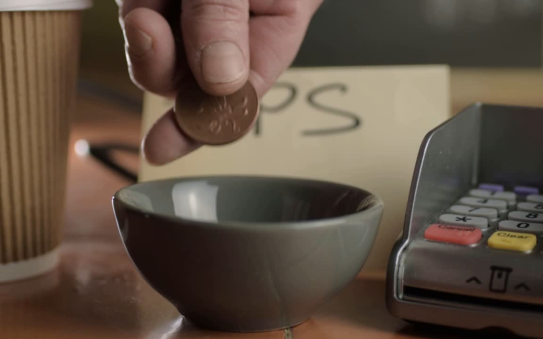 Trabajadores que reciben propinas: deducción de hasta $25,000 en impuestos a partir de 2025