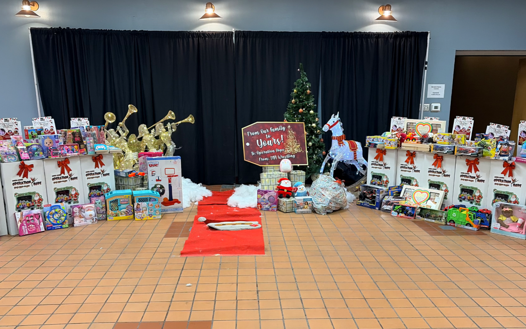 Recolección de Juguetes: TNA Wrestling y Operation HOPE Traen Esperanza a El Paso