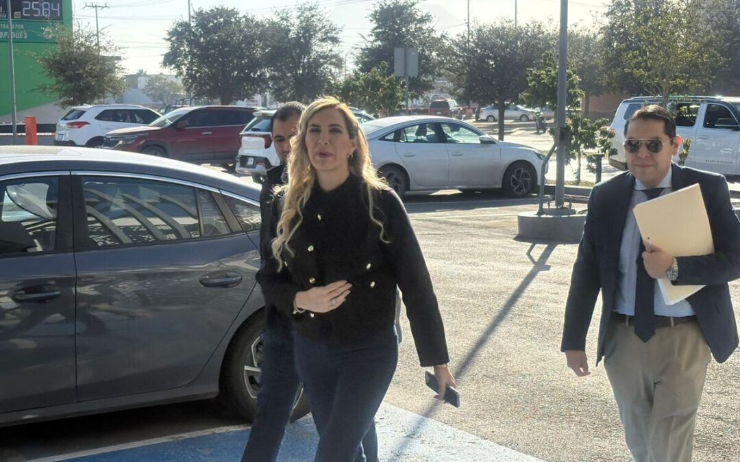 Adalina Ávalos Comparece Ante Acusaciones de Despojo del Exgobernador Jaime Rodríguez ‘El Bronco’