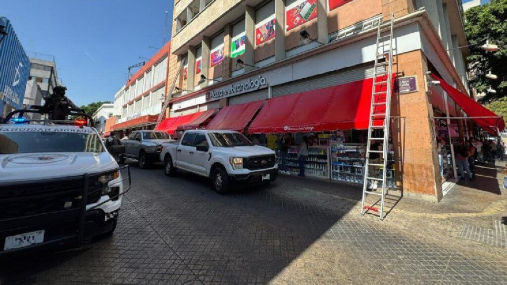 Operativos fiscales en el Centro de Guadalajara: Combatiendo la venta de artículos robados en plazas de electrónicos