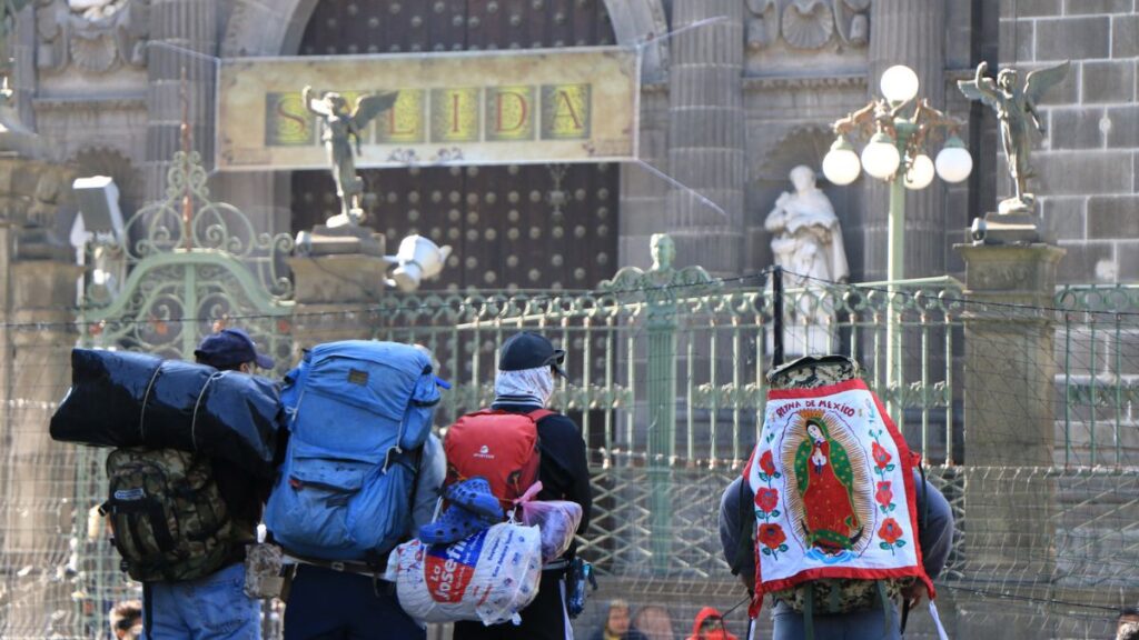 Consejos del Arzobispo de Puebla para Peregrinos: Cuídense Durante los Festejos Guadalupanos