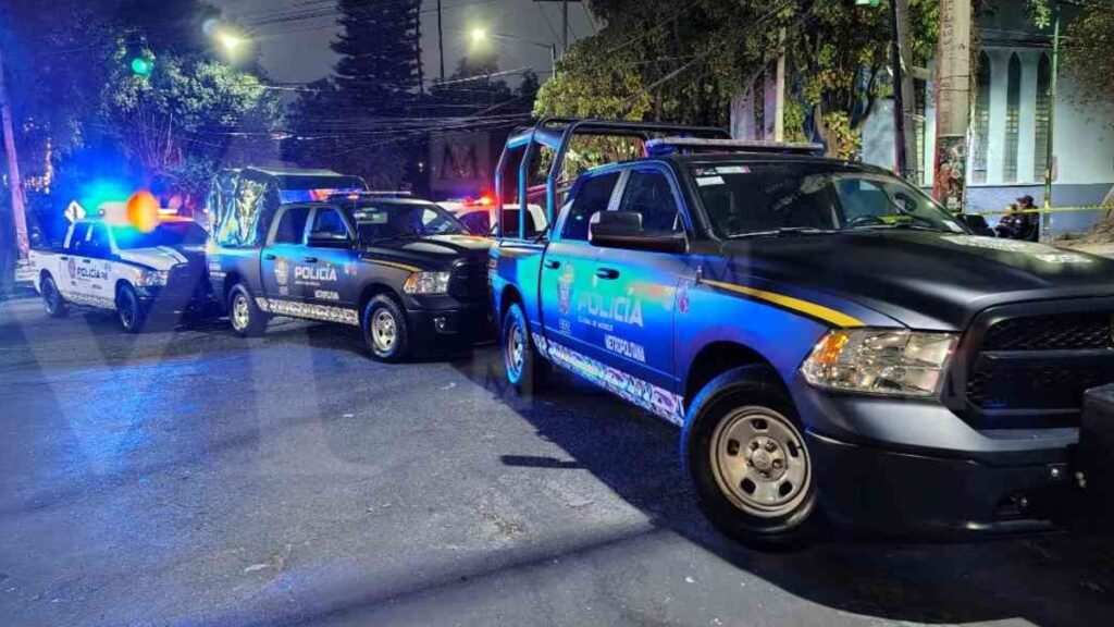 Tiroteo en Azcapotzalco: Pareja atacada a balazos dentro de su auto, un fallecido