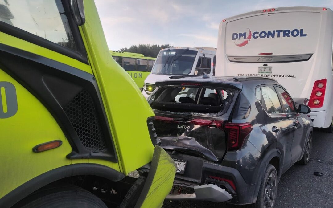 Accidente en carretera Saltillo-Zacatecas provoca caos vial y deja 2 lesionados