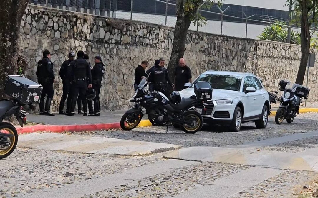 Robo impactante en Ciudad Granja: Ladrones sustraen camioneta Audi Q5 y 500 mil pesos