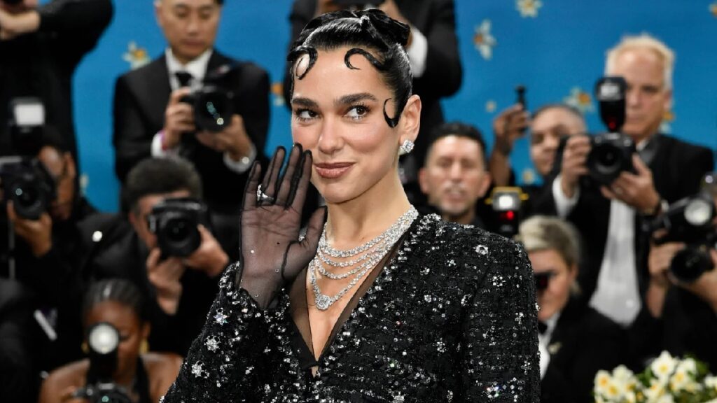 Dua Lipa Brilla al Aprender Español y Cantar ‘Oye, Mi Amor’ con Fher de Maná