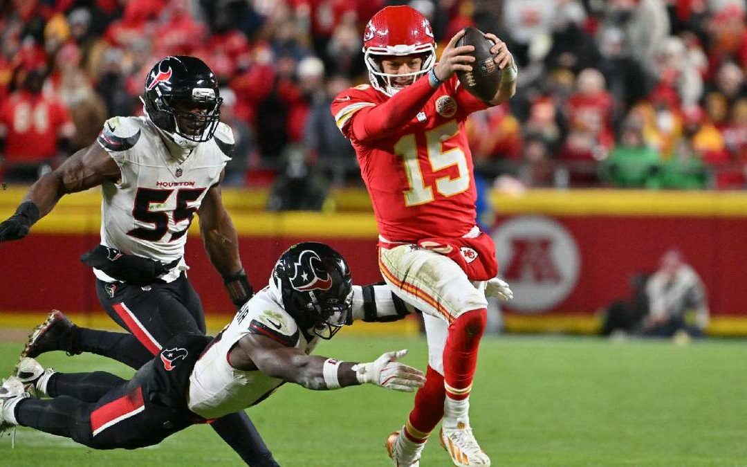 Los Chiefs se alejan de los Playoffs tras derrota en Arrowhead contra los Texans