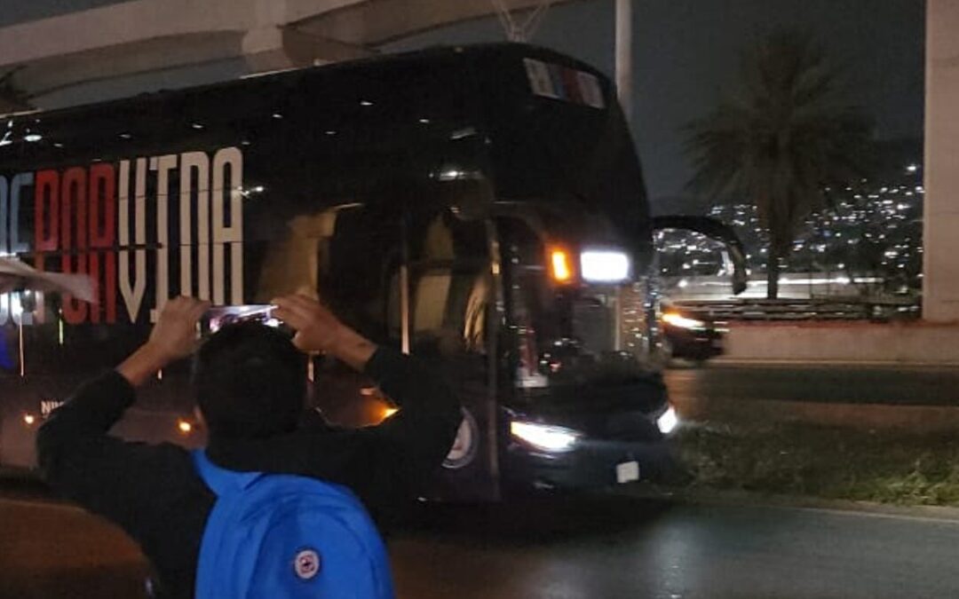 El Emocionante Recibimiento de Cruz Azul en Monterrey para la Semifinal contra Tigres