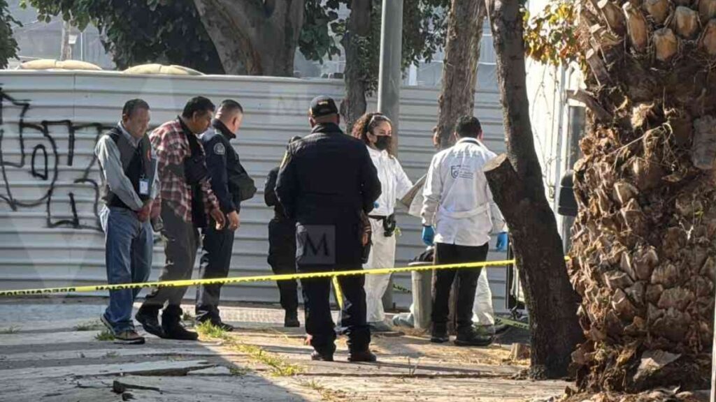 Descubren cuerpo embolsado en acceso del Bachilleres 10 en CdMx