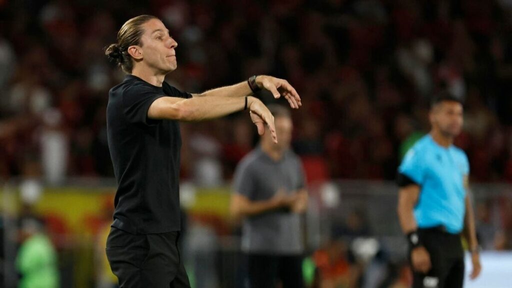 Filipe Luís Identifica al Mejor Jugador de Cruz Azul que Flamengo Estará Observando