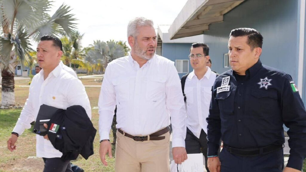 Alfredo Ramírez Bedolla en Coahuayana: Compromiso con Atención a Víctimas de Explosión