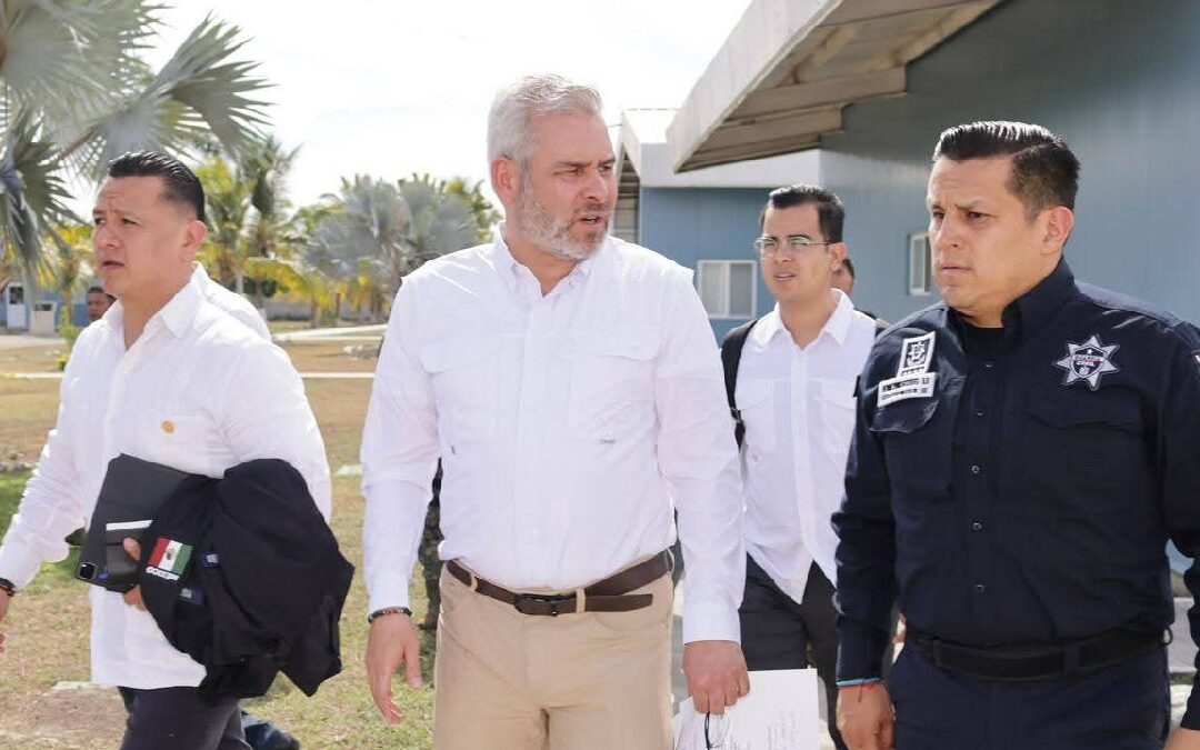 Alfredo Ramírez Bedolla en Coahuayana: Compromiso con Atención a Víctimas de Explosión