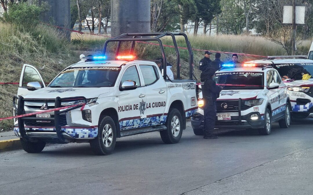 Amozoc: Descubren cadáver con huellas de tortura bajo el puente del Periférico