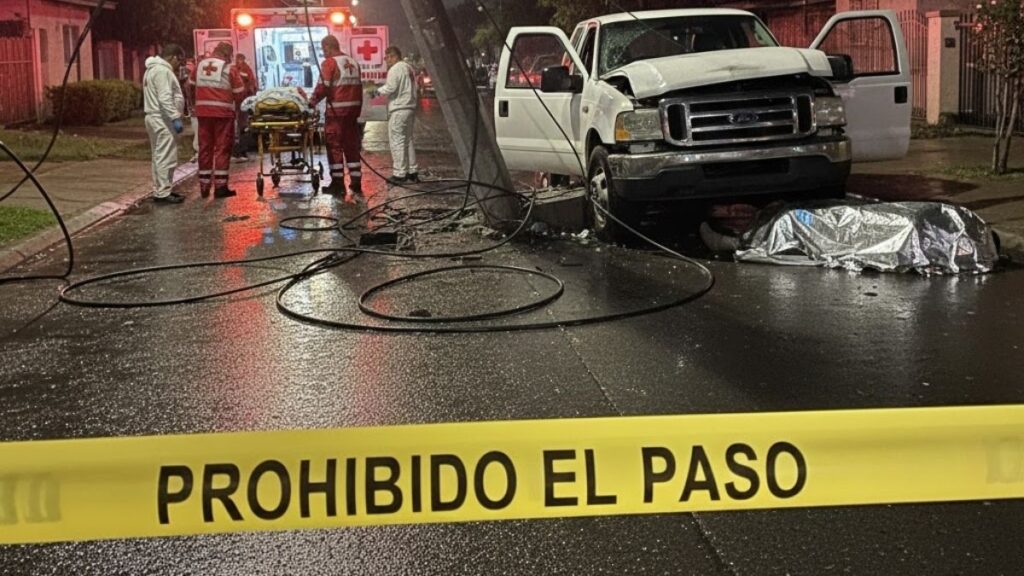 Trágico accidente en Los Ángeles: Hombre muere tras chocar con un poste y recibir una descarga eléctrica