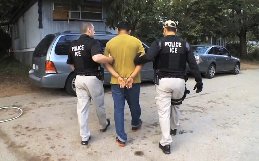 Jueza Federal Ordena Restaurar Audiencias de Fianza para Inmigrantes Detenidos en EE. UU.