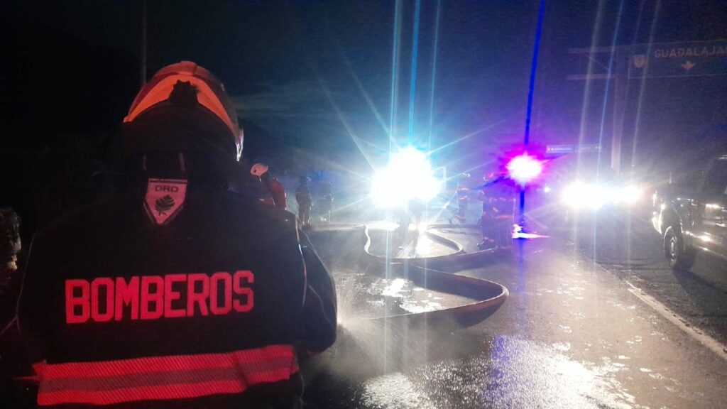 Reapertura de la Autopista Guadalajara-Tepic tras Fuga de Hidrocarburo: ¿Huachicoleo Detrás del Caos de Tráfico?