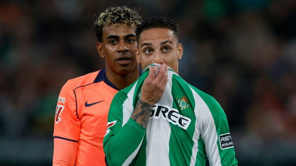 Barcelona arrasa al Betis con cinco goles y se mantiene en la cima de LaLiga