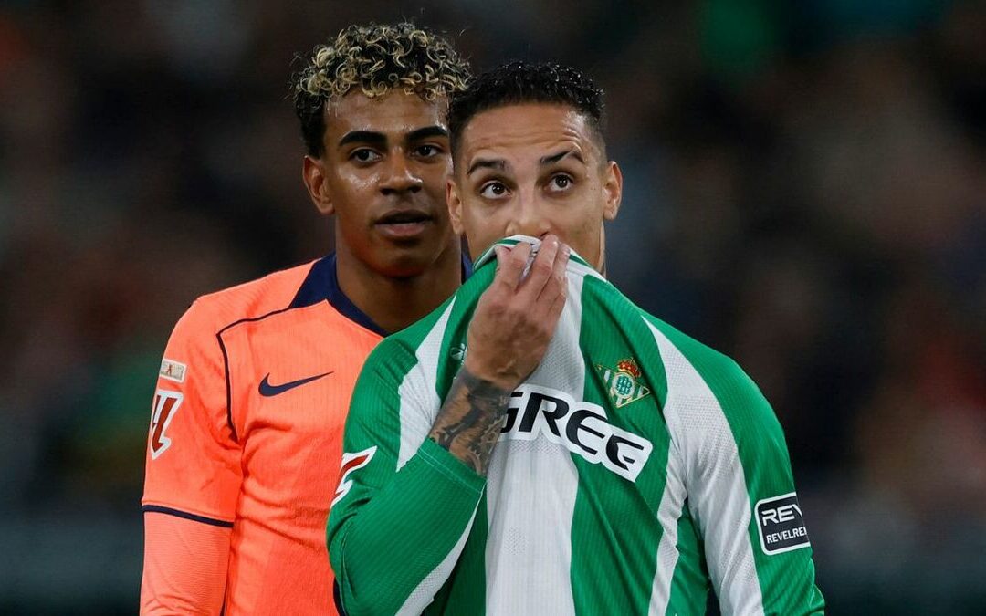 Barcelona arrasa al Betis con cinco goles y se mantiene en la cima de LaLiga