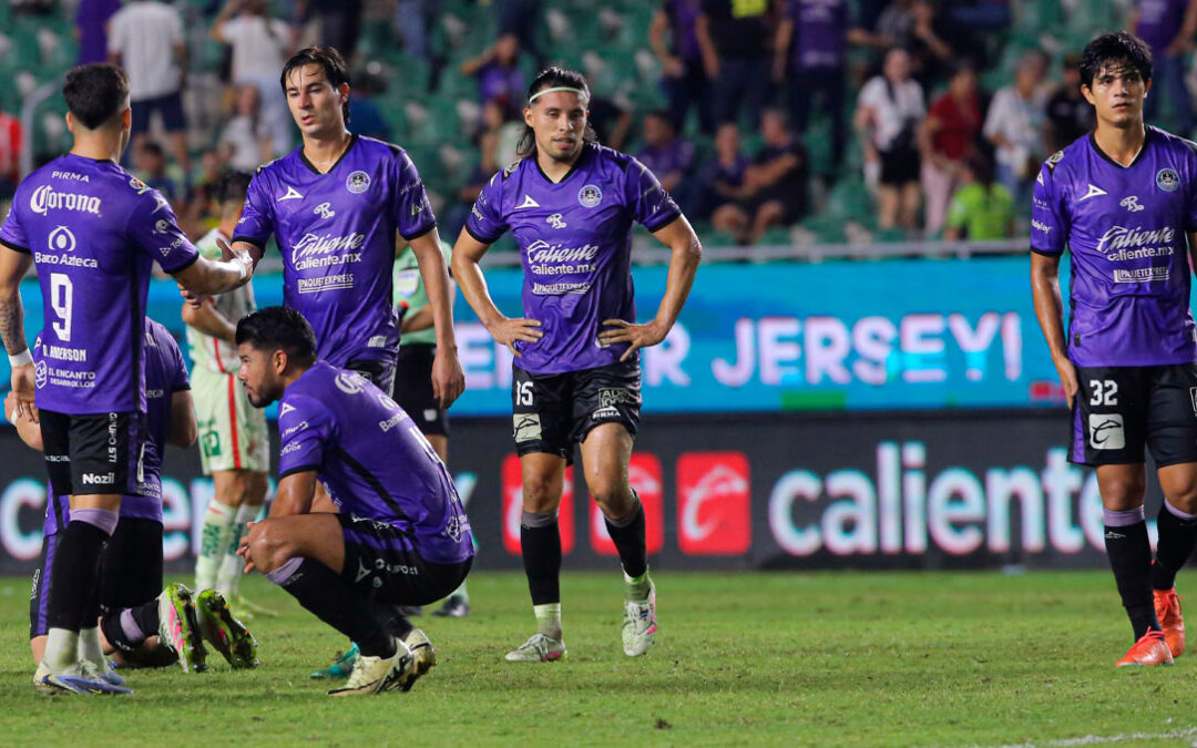 Mazatlán FC: Desbandada en el Club Tras Salidas de Jugadores y Cuerpo Técnico