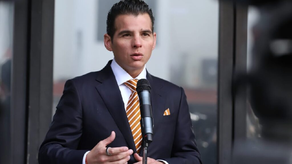 Miguel Flores Solicita Contrapropuesta al Congreso de Nuevo León por Rechazo al Incremento en ISN