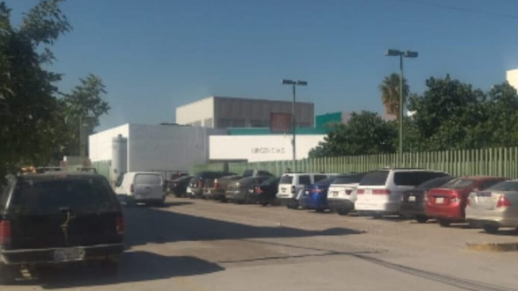 Accidente de Tráfico en Gómez Palacio: Conductora Volcada en su Vehículo