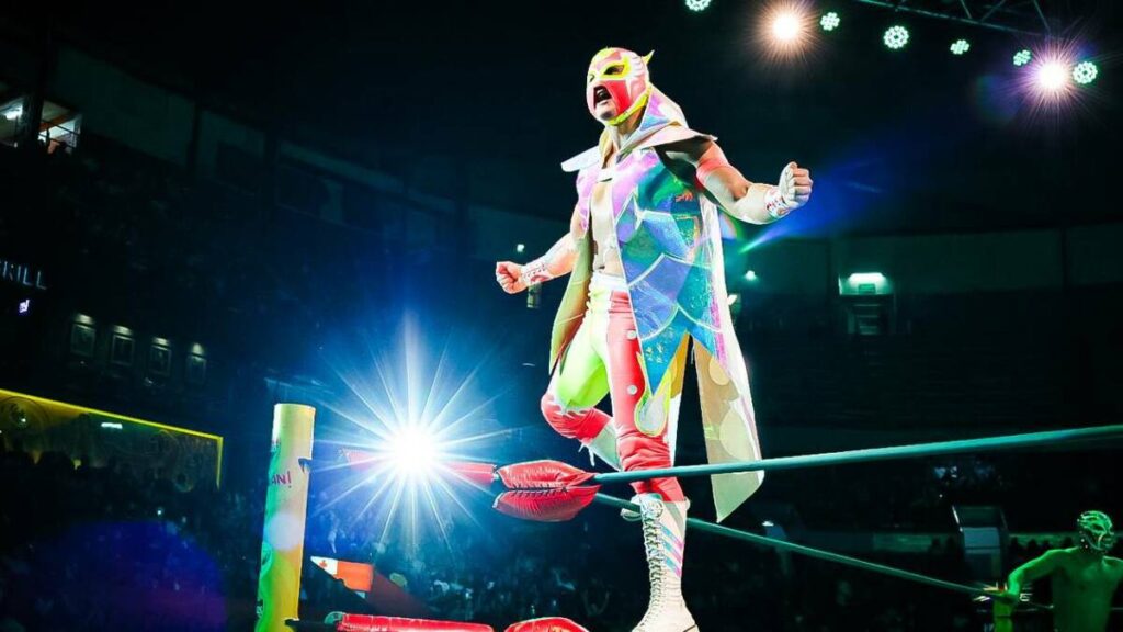 Impactante Caída de Neón en la Lucha Libre: Un Lance Fallido que Dejó Huella | VIDEO