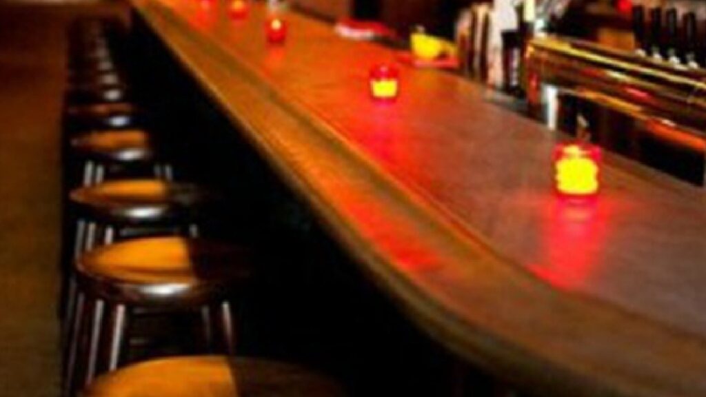 Tiroteo en bar clandestino en Los Ángeles: 11 muertos, incluidos 3 menores