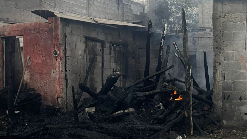 Incendio en Apodaca: Cuerpos de Auxilio Actúan Rápidamente Mientras Vecinos Reportan Reiteración del Suceso