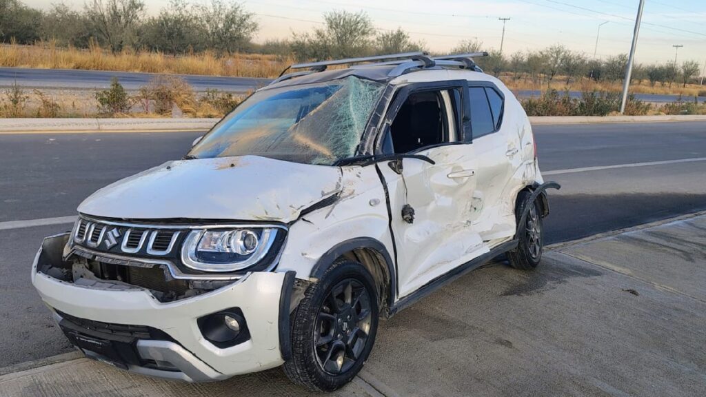 Volcadura en la carretera El Esterito causa lesiones graves a tres mujeres
