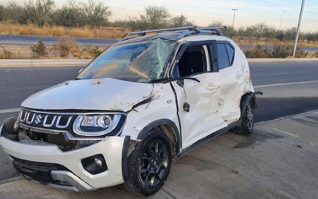 Volcadura en la carretera El Esterito causa lesiones graves a tres mujeres
