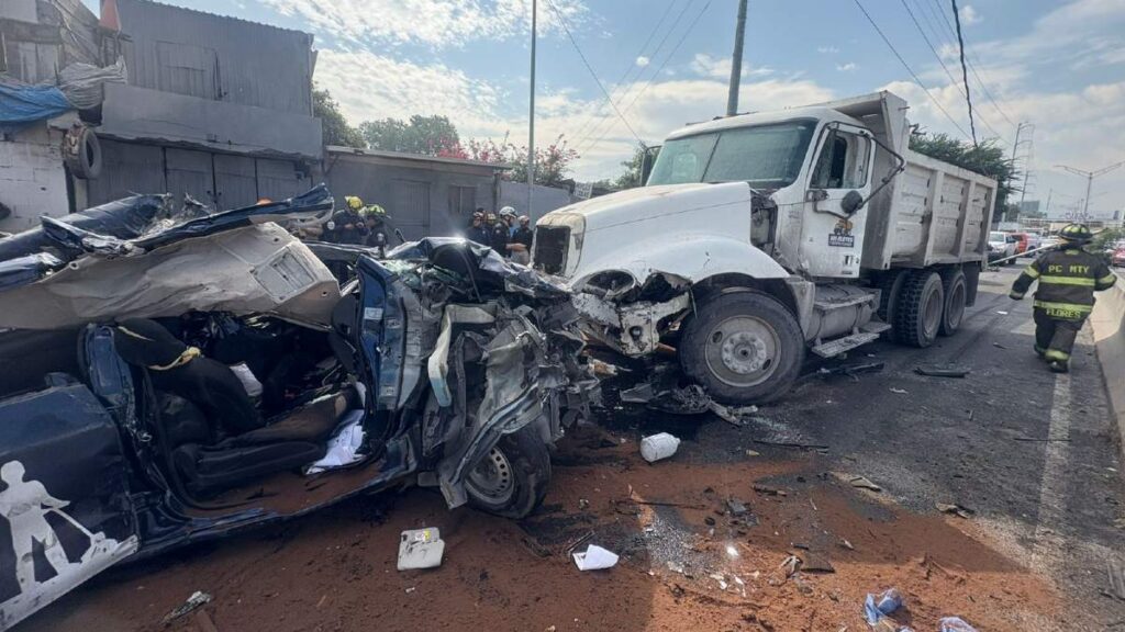 Choque Múltiple en Monterrey: Un Lesionado y Caos Vial en Avenida Morones Prieto