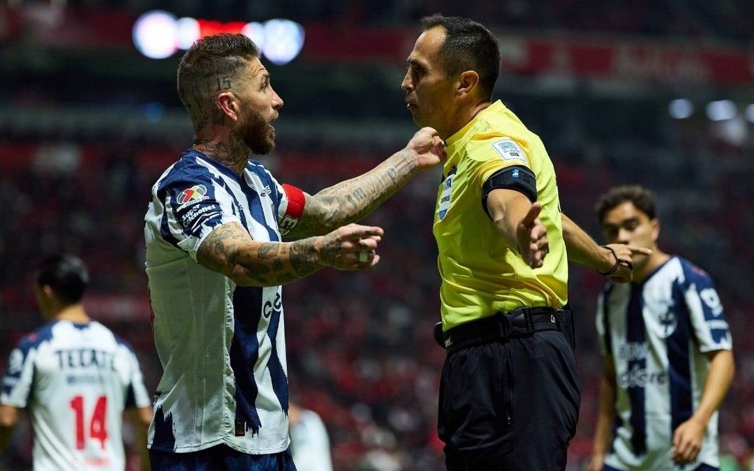 Sergio Ramos Recibe un Regalo Especial de Santander en su Último Partido en Liga MX