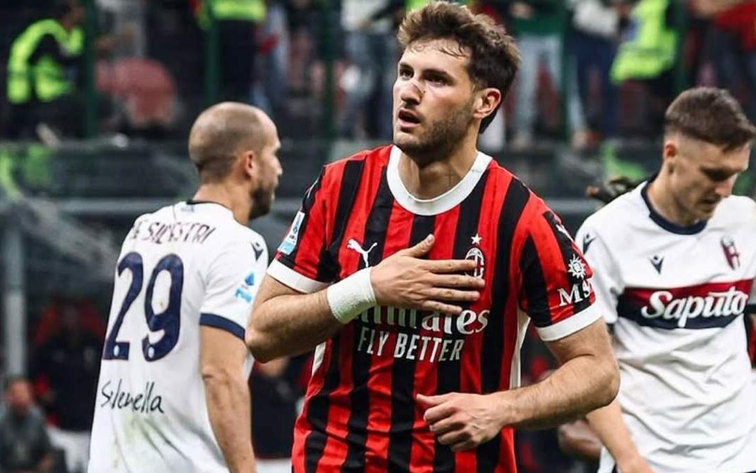 Santiago Giménez: El Entrenador del Milan Confirma Su Regreso a la Actividad