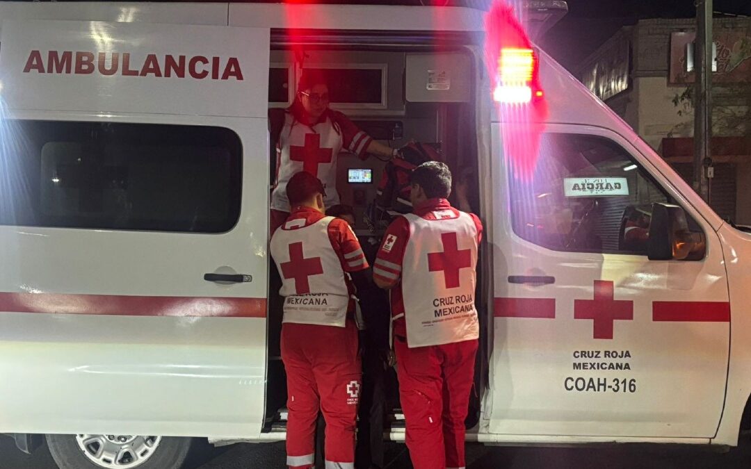 Asalto en Torreón: Abuelito sufre brutal golpiza tras salir de un bar | Video Impactante